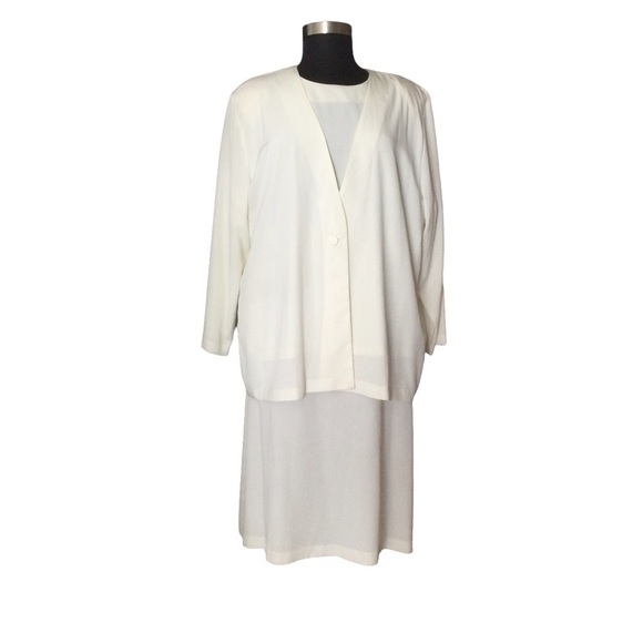 S. G. Four Piece Cream Color Pant & Skirt Suit Plus Size - Picture 7 of 12